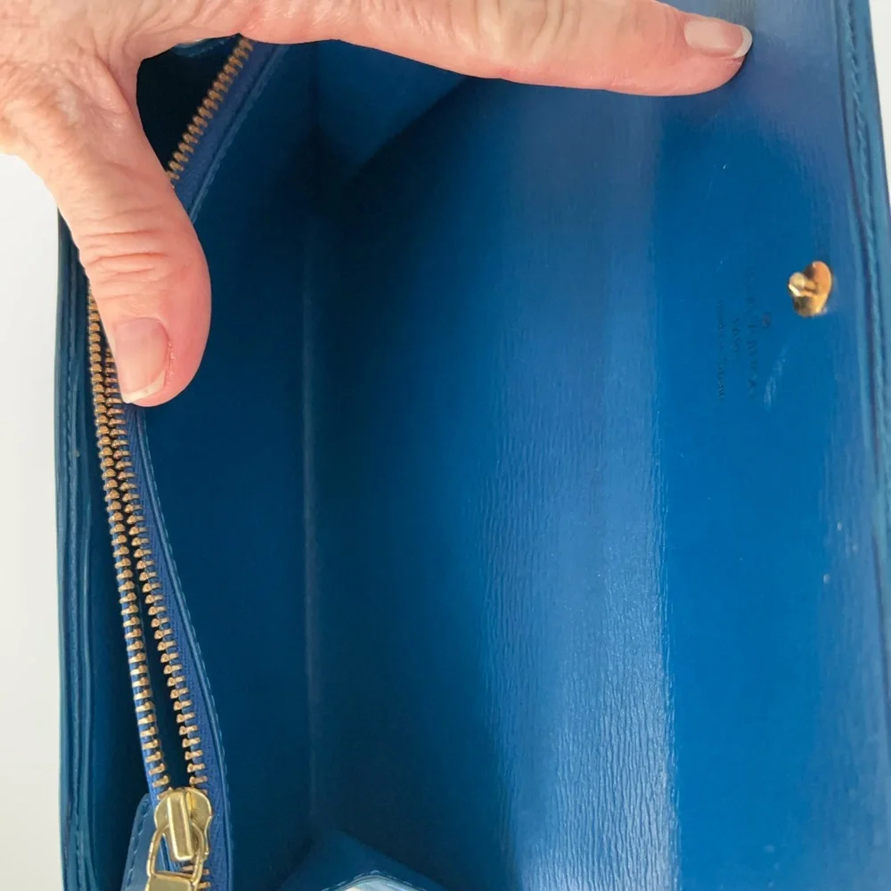 LV Wallet Merytille Blue Epi in Excellent Condition w/Box and Dust Bag!๐ - Picture 8 of 16